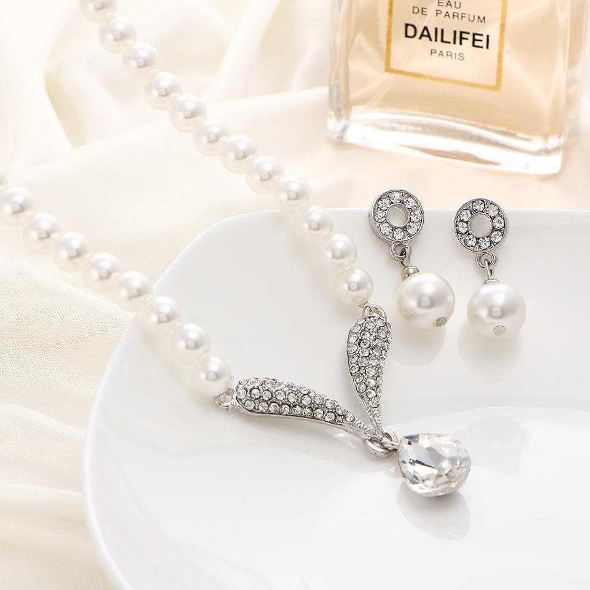 Bling Queen Faux Pearl Necklace & Earring Set(Silver)
